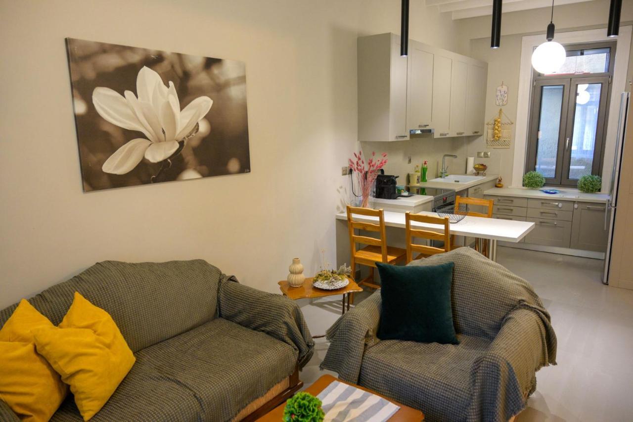 Апартаменты Elia Downtown Eco House Митилини Экстерьер фото